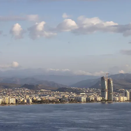 Sanders Premier Downtown Apartment