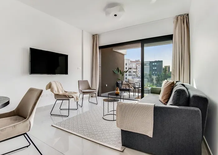 Sanders Premier Downtown