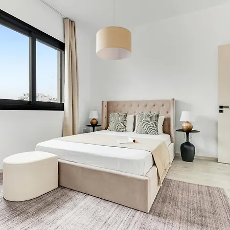 Sanders Premier Downtown Апартаменты *